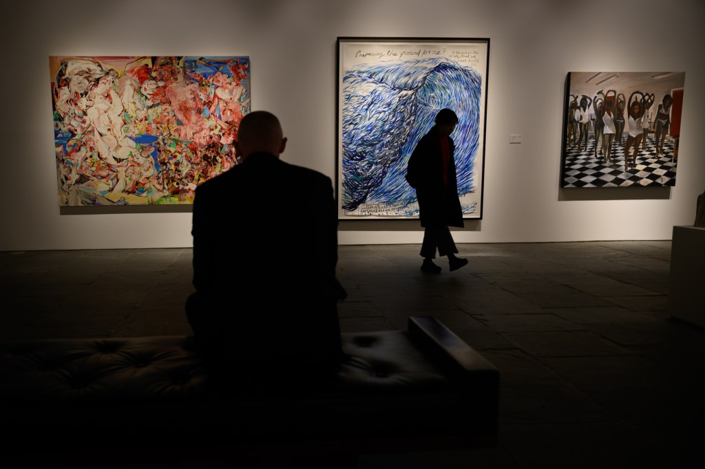 Famous British painter asks Google to unmask scammer impersonating her