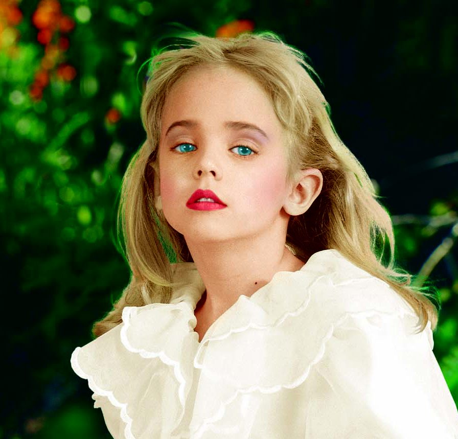 Melissa McCarthy and Clive Owen are spitting image of JonBenét Ramsey’s parents in first photo from new Netflix drama