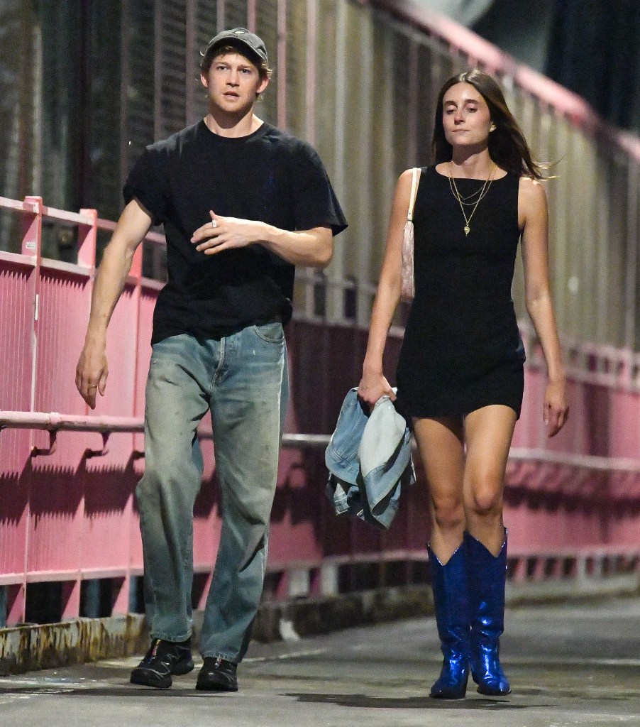 Taylor Swift’s ex Joe Alwyn and comedian Mary Beth Barone spotted on night out together in NYC