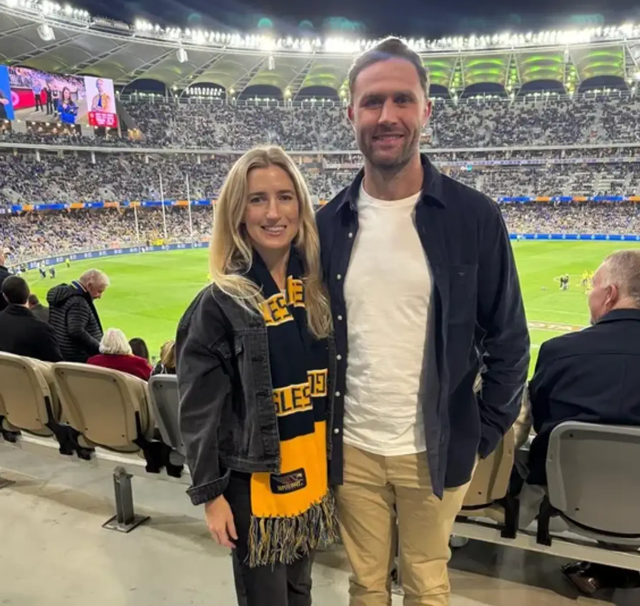 Former AFL star Mark Hutchings announces death of wife two days after giving birth