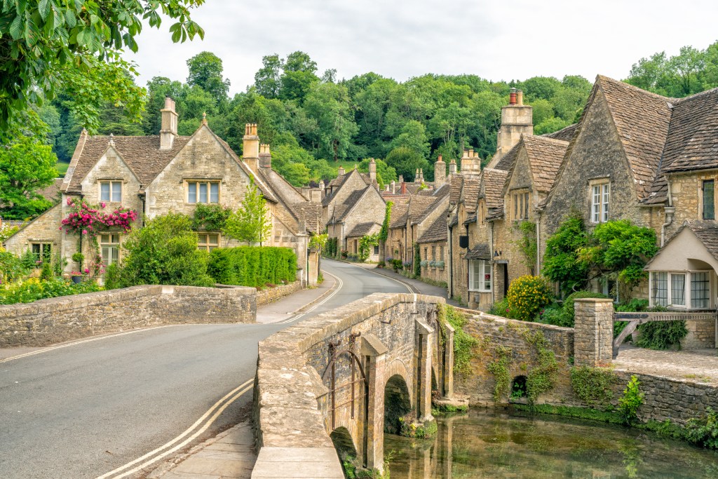 Meghan Markle has wild demands for her new UK home — 9 bedrooms and a film studio among them: report