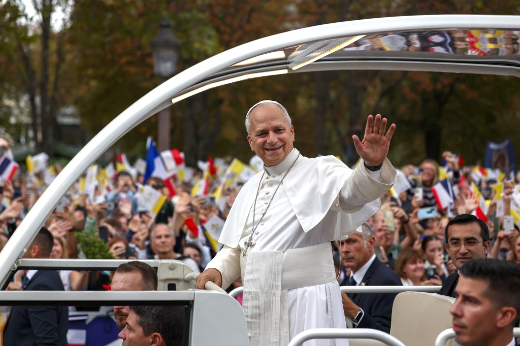Pope Leo XIV draws 800,000, rallies young people, for historic Paris Mass