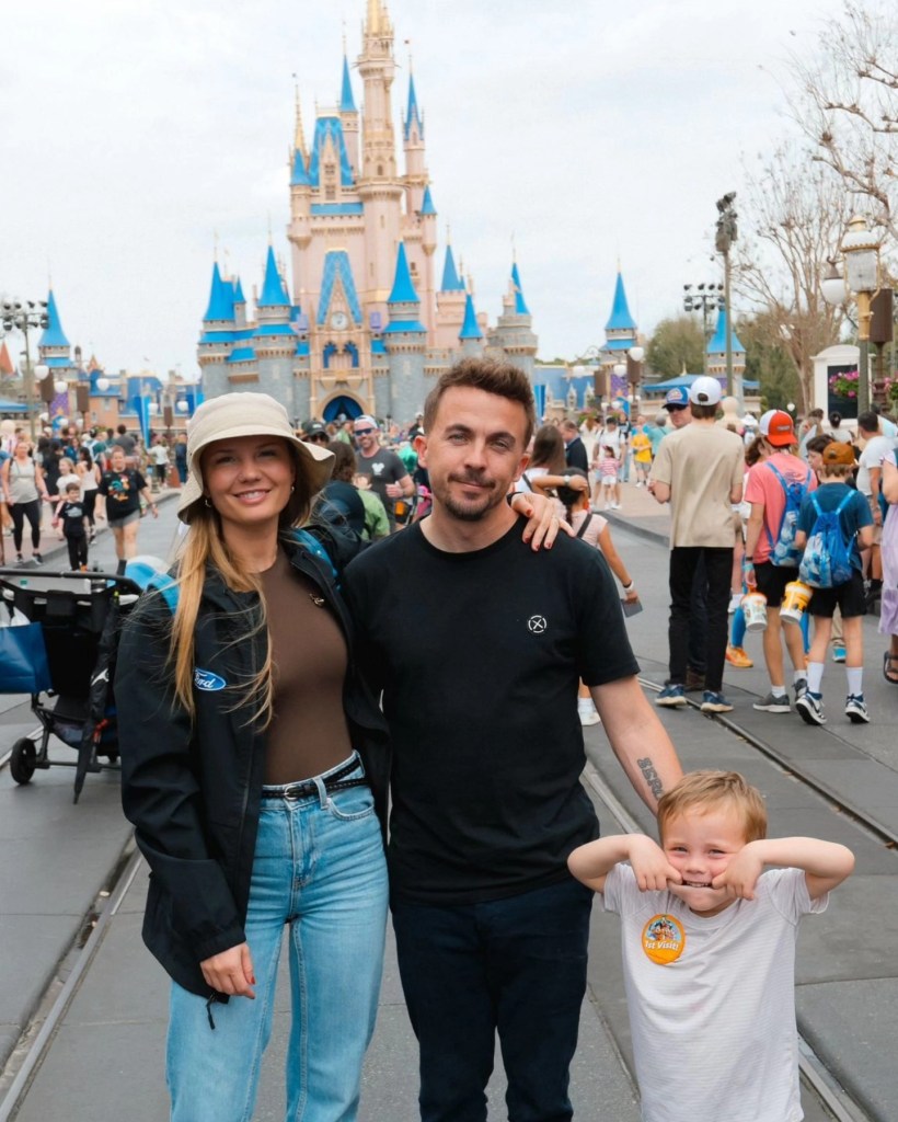 Frankie Muniz says he’s ‘hitting rock bottom’ in heartbreaking message: Life has ‘been a nightmare’