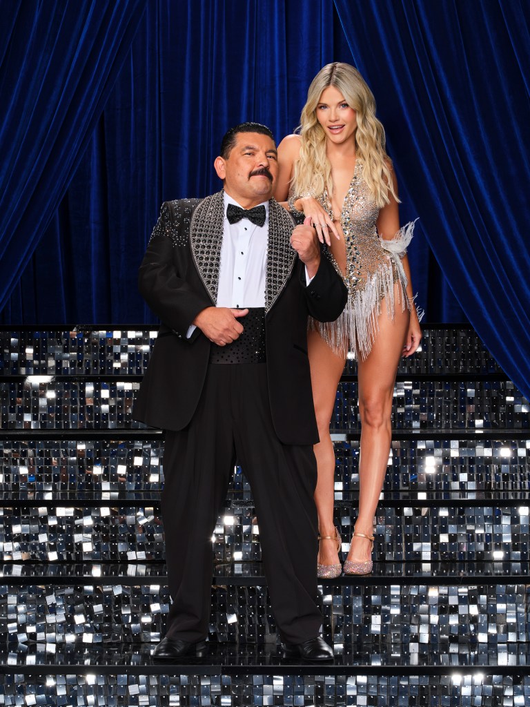 ‘Dancing With the Stars’ eliminates another couple during ‘Viral Hits Night’