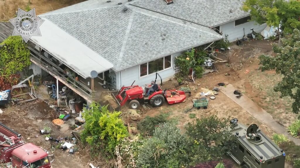 Unbelievable moment Oregon lunatic’s rifle-shooting tractor escape ends in a tank slamming disaster