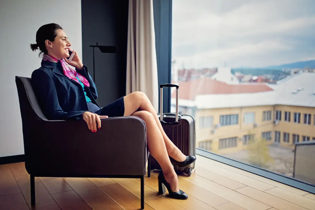 Flight attendant always performs 'hotel room autopsy' before staying for important reason