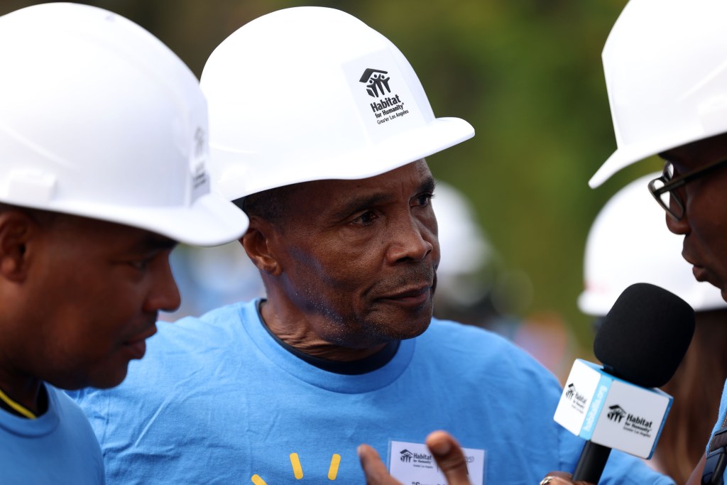 Celebs, FOX volunteers team up with Habitat for Humanity to help Palisades Fire families rebuild