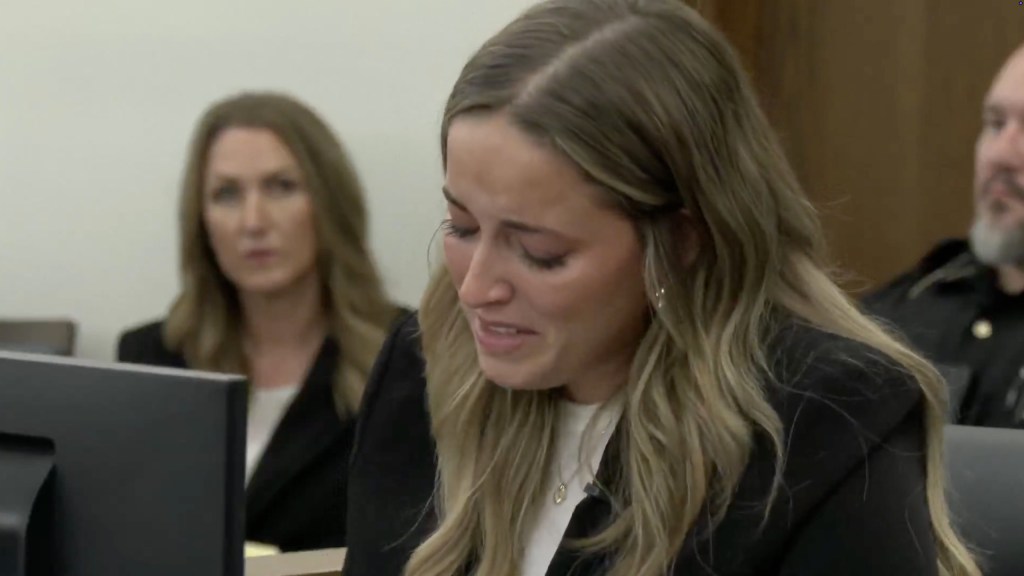 ‘American Idol’ alum Caleb Flynn’s ex-misstress sobs as she reads her text about wanting to kill his wife at murder trial