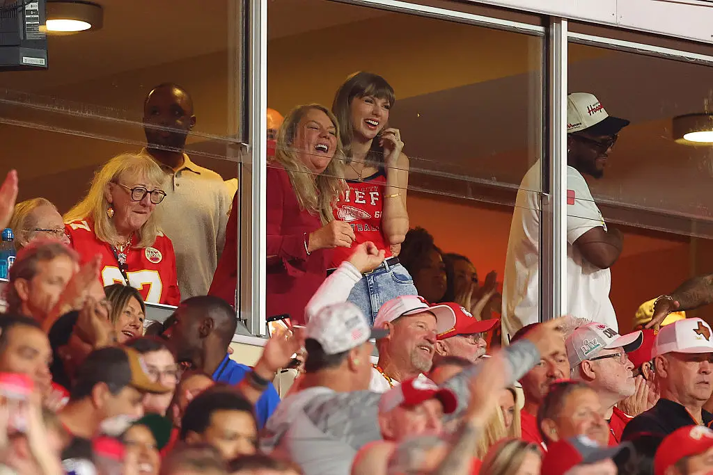 Lip readers catch what Taylor Swift yelled as she pointed to wedding ring at Travis Kelce's game