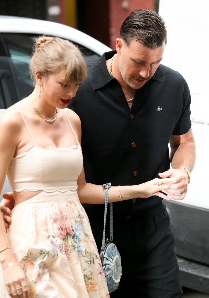 Eyewitness gives the most detailed account of Travis and Taylor’s wedding yet: Cocktails, ‘castle’ and who did karaoke