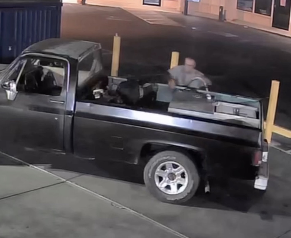Moment brazen thief caught sucking $2,500 in gas from underground tanks at California gas station