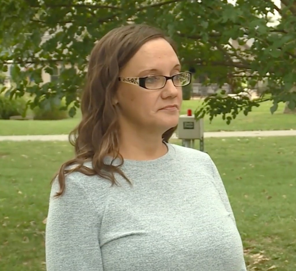 Substitute teacher loses job for having an OnlyFans account to pay the bills: ‘Sex sells’