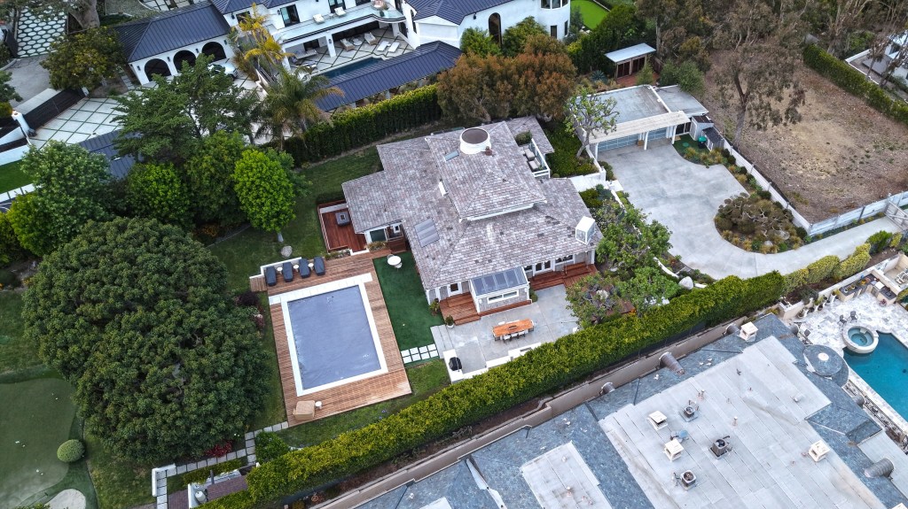 Police rush to Kamala Harris’ $8M Malibu mansion over report of mystery woman on property