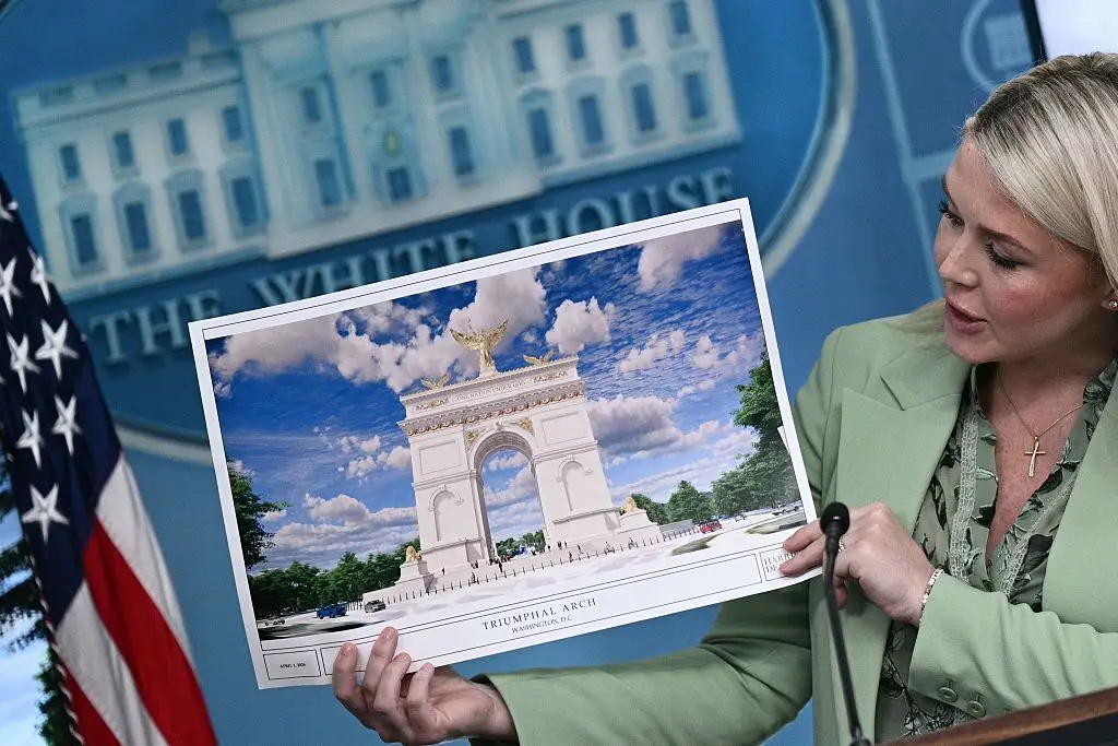 Trump's huge 250-foot D.C. Arch will reportedly double as sniper base and drone hub