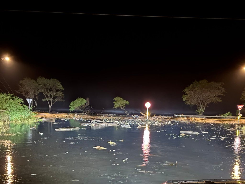 Life-threatening Hurricane Lowell makes rare direct hit on Hawaii as intense rain, wind blast state