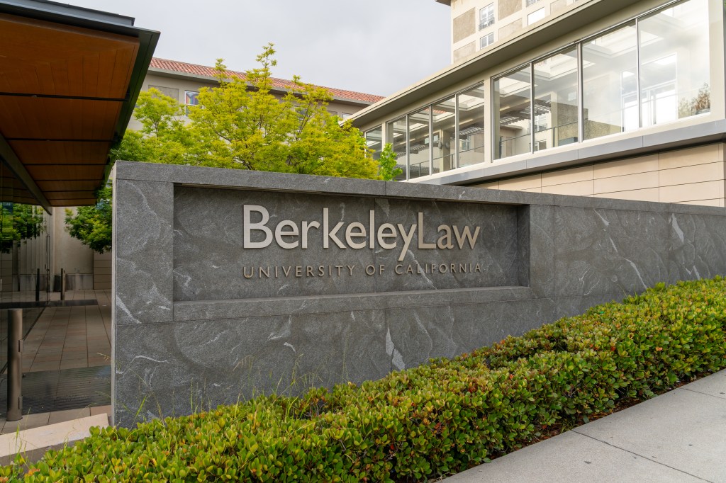 Top California medical school discriminated against white, Asian applicants: DOJ