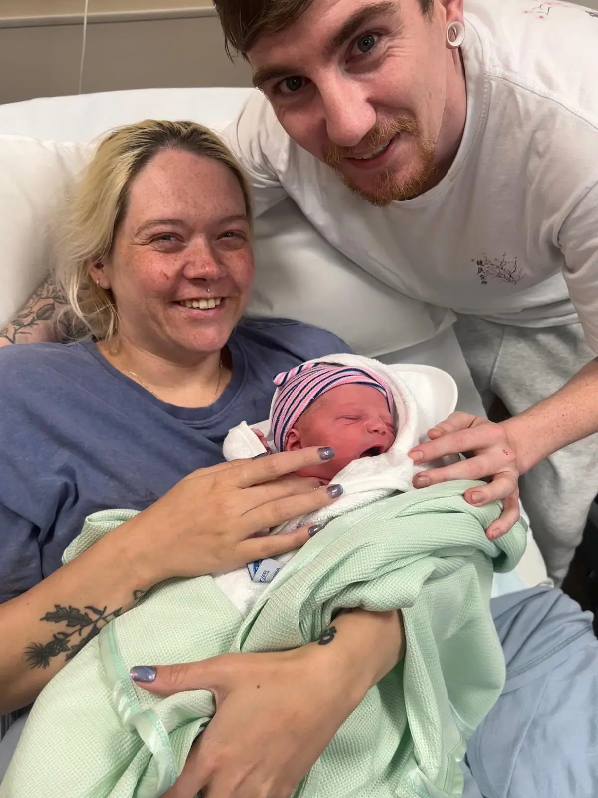 Woman gives birth to baby boy in KFC car park and gives him a very fitting nickname