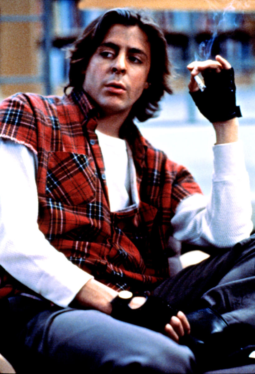 Iconic ’80s star looks nearly unrecognizable in rare sighting