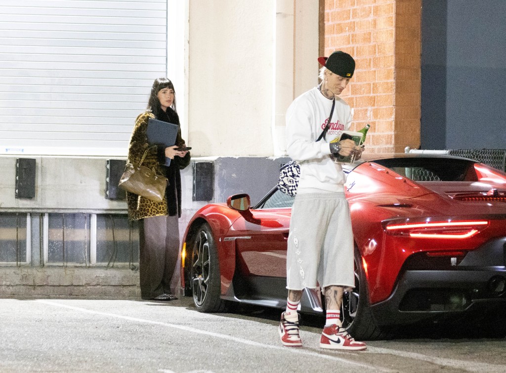 MGK spends the night at Dakota Johnson’s house after wrapping up studio session in LA