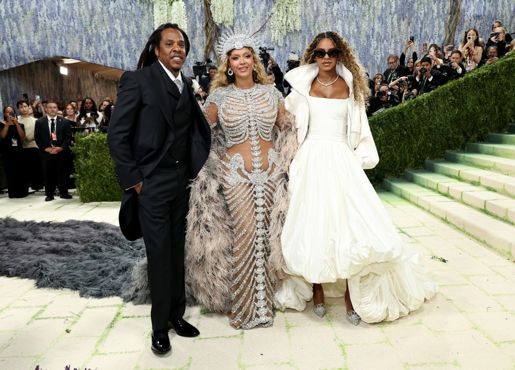 Blue Ivy joins dad Jay-Z onstage in LA in front of reunited Destiny’s Child