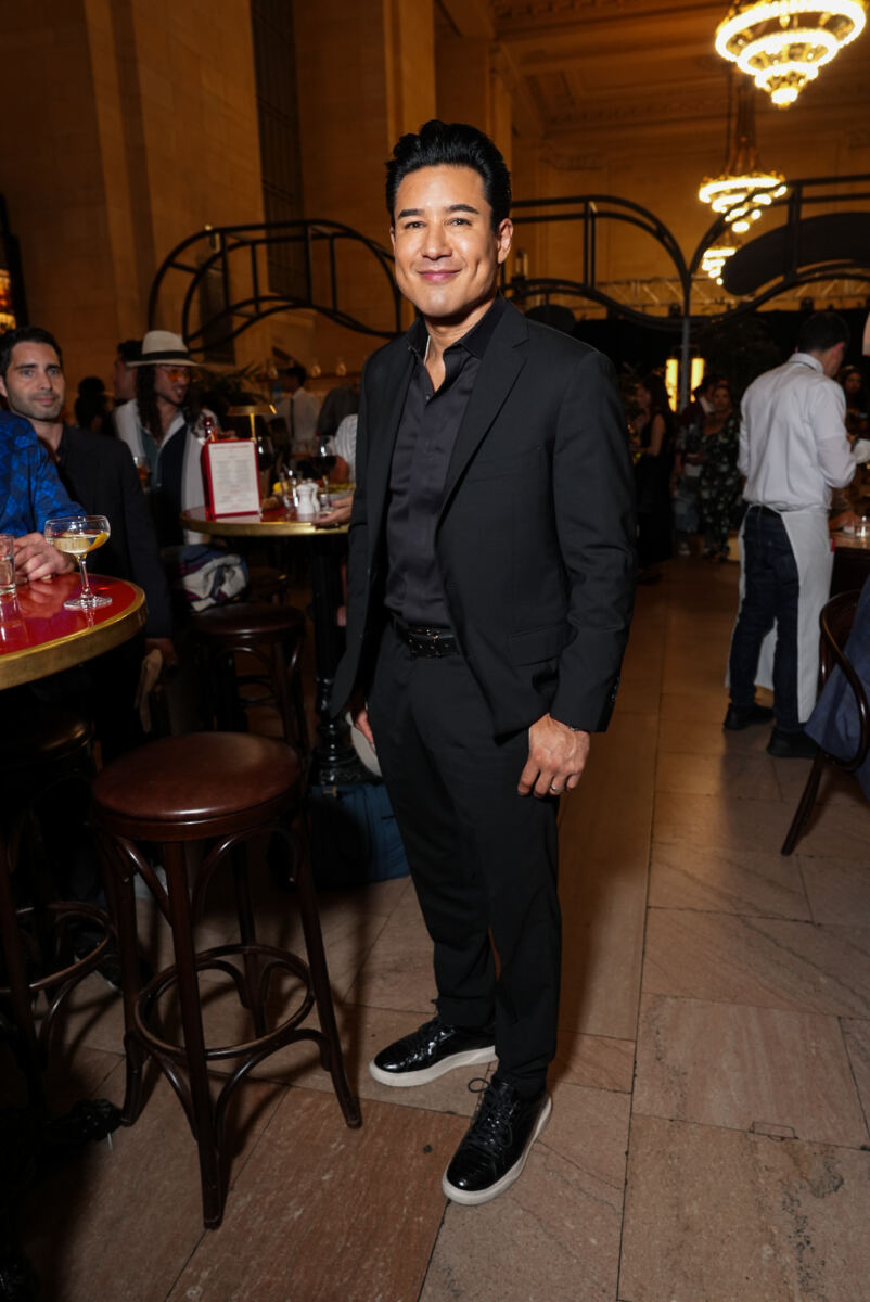 Mario Lopez weighs in on ‘Saved by the Bell’ co-star Tiffani Thiessen’s surprising residuals reveal