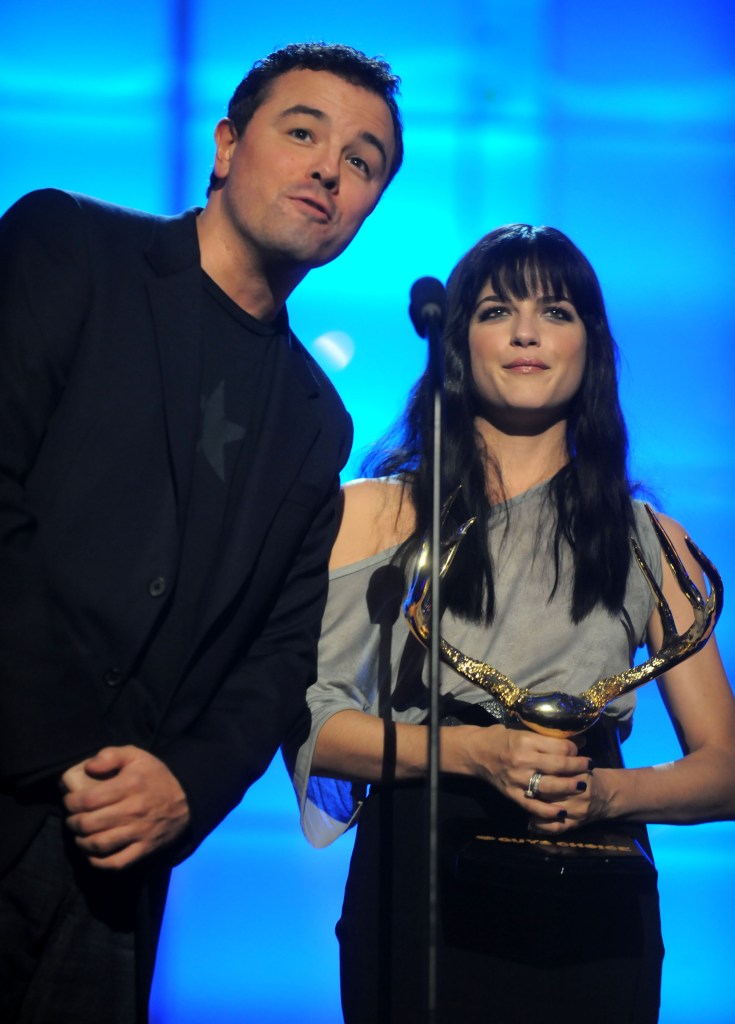 Selma Blair bizarrely bit 3 celebrities years before flight attendant incident