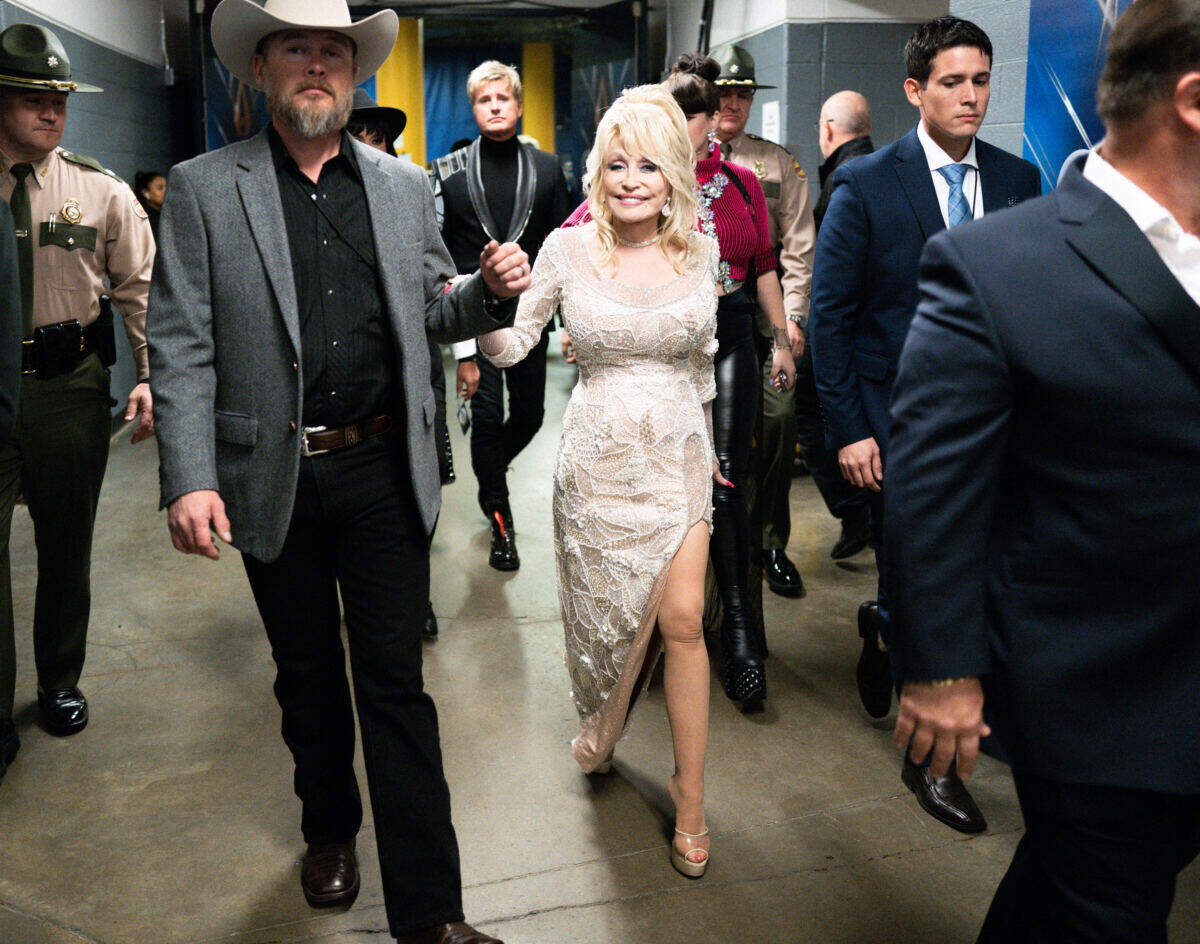 Dolly Parton’s nephew Bryan Seaver previously arrested for assault before threatening singer’s manager