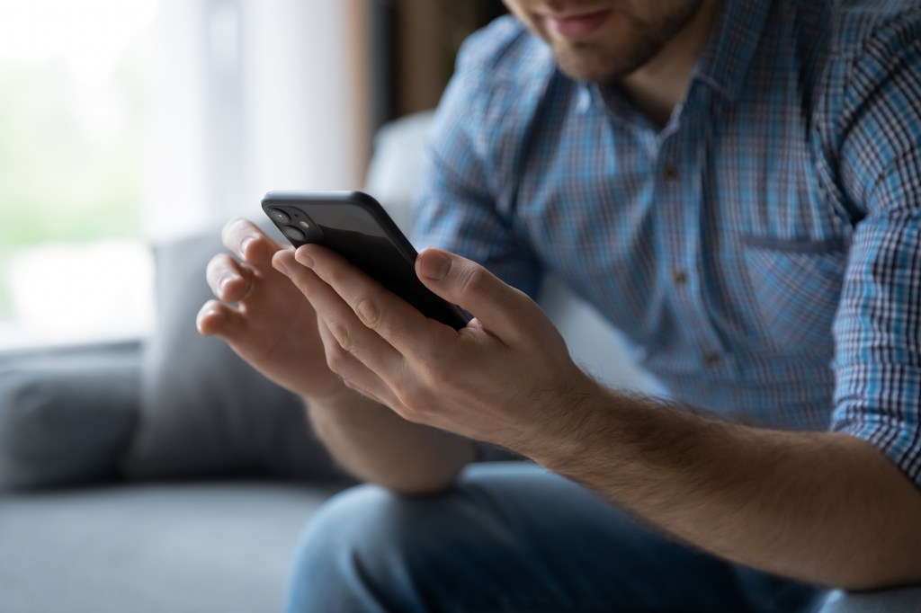 Aussie woman’s FaceTime call freezes after flashing partner — Apple explains