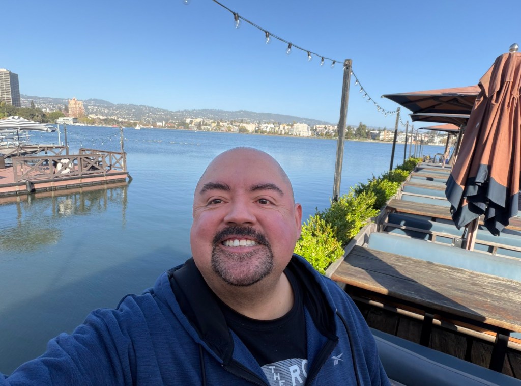 Famed comedian reveals he was targeted by criminals during short trip to notorious California city