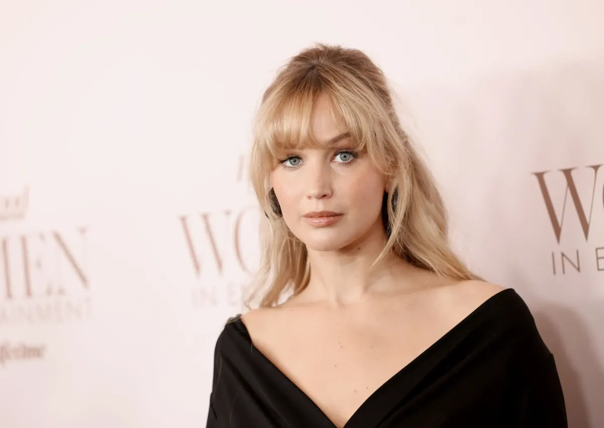 Jennifer Lawrence's husband begged her to 'get a hotel room' after beauty product made her smell like fish
