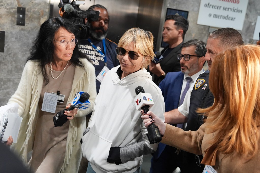Selma Blair apologizes for mid-flight meltdown that led to arrest: ‘I take this very seriously’