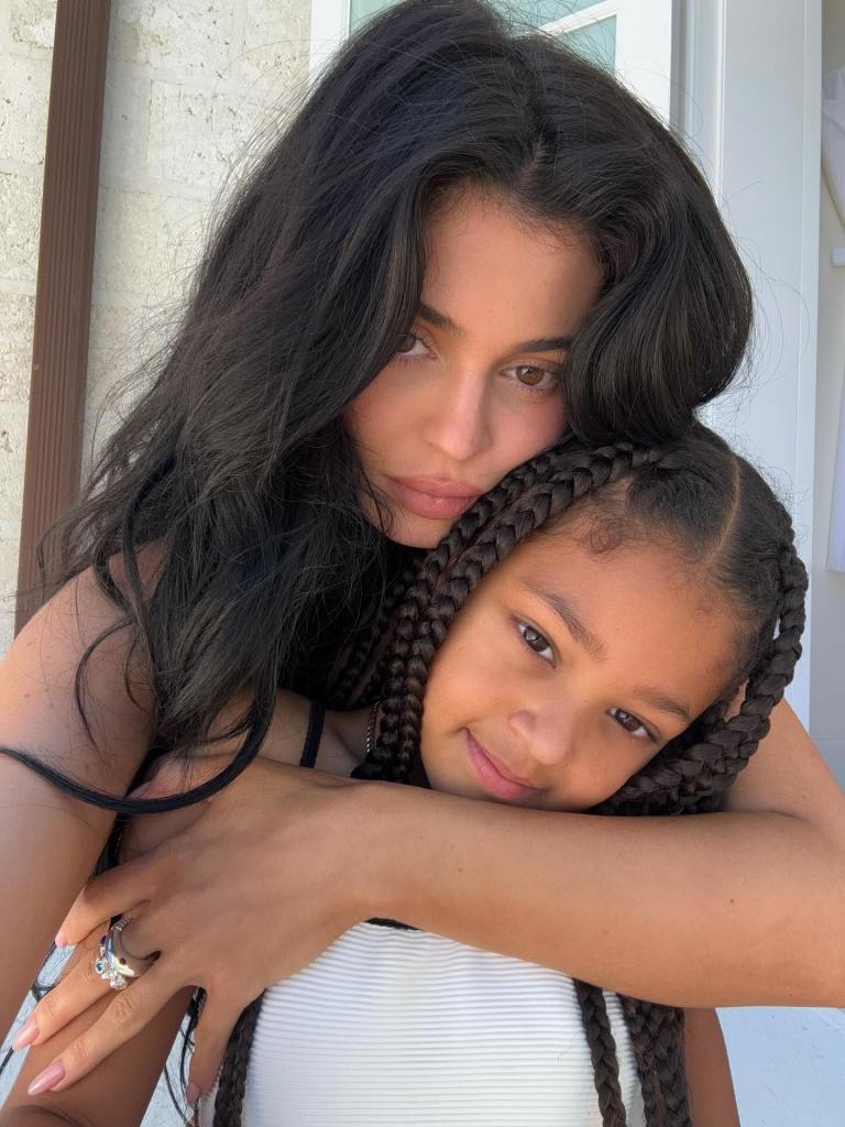 Fans praise Kylie Jenner for teaching daughter Stormi, 8, to embrace her natural hair: ‘So beautiful’
