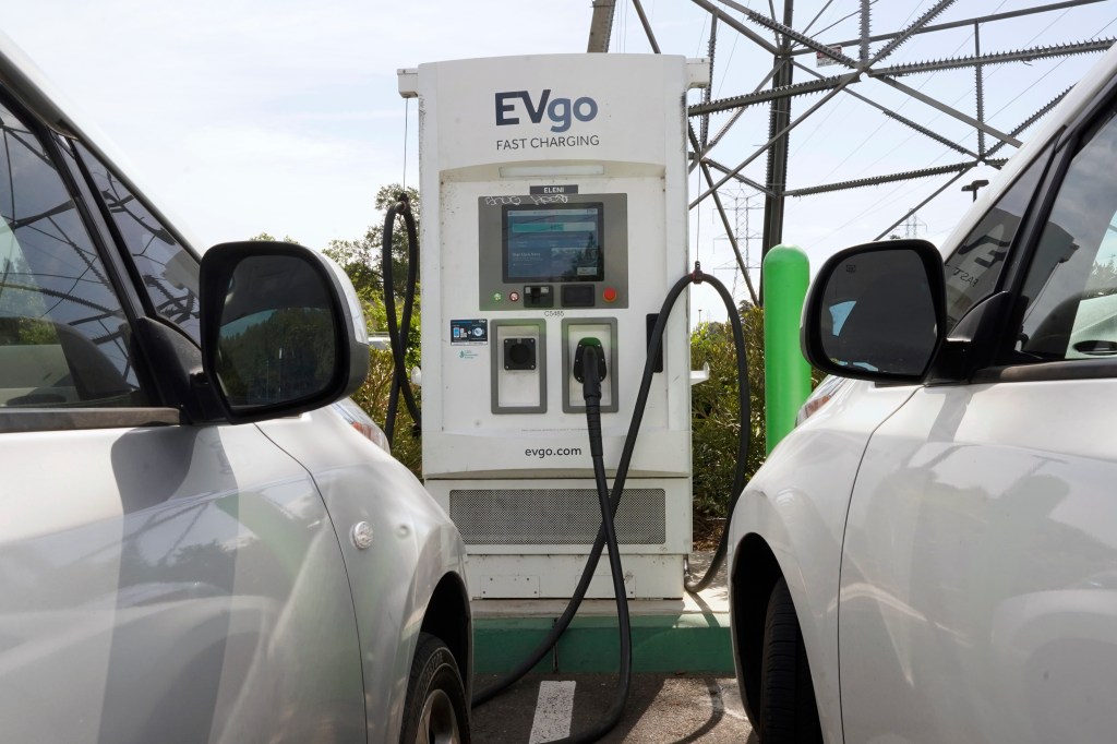 Gavin Newsom and Arnold Swartzenegger congratulate each other for California’s hated environmental regulations