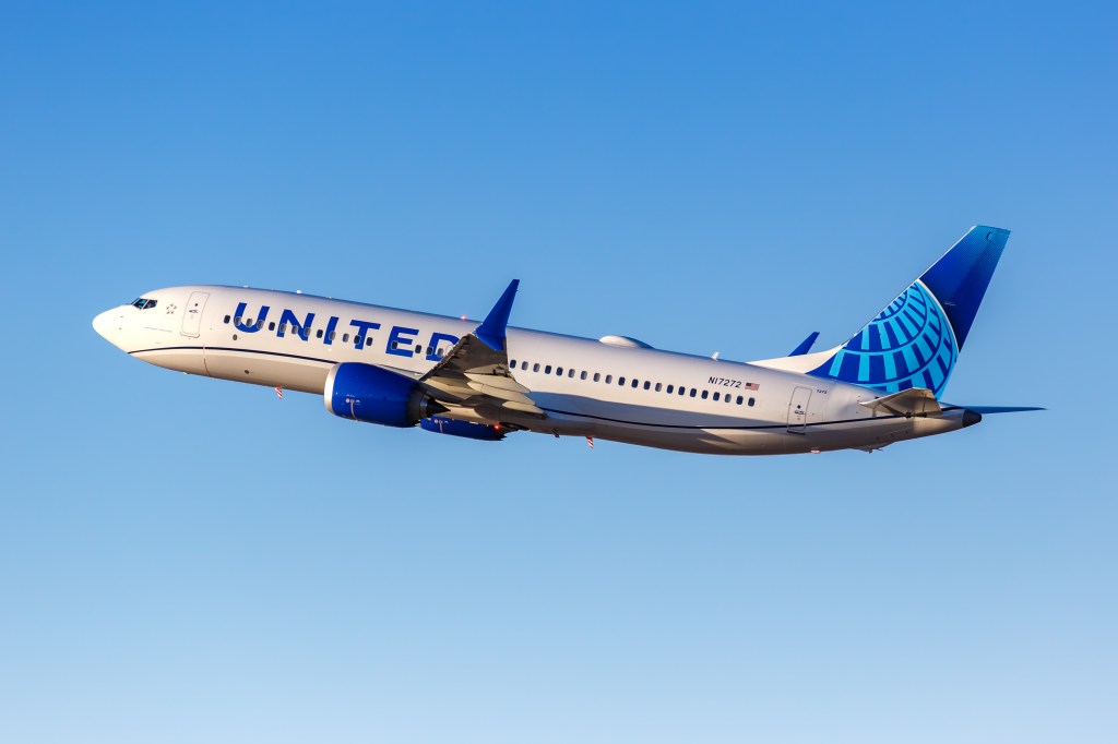 At least four injured as massive turbulence rocks United flight from Hawaii to LAX: ‘Just suddenly dropped’