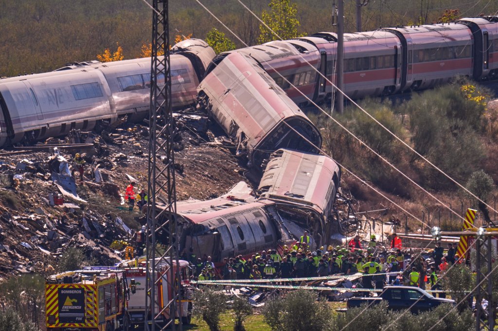 Florida first-responder couple survives Spain train crash that killed 69 — then leapt into action to save lives