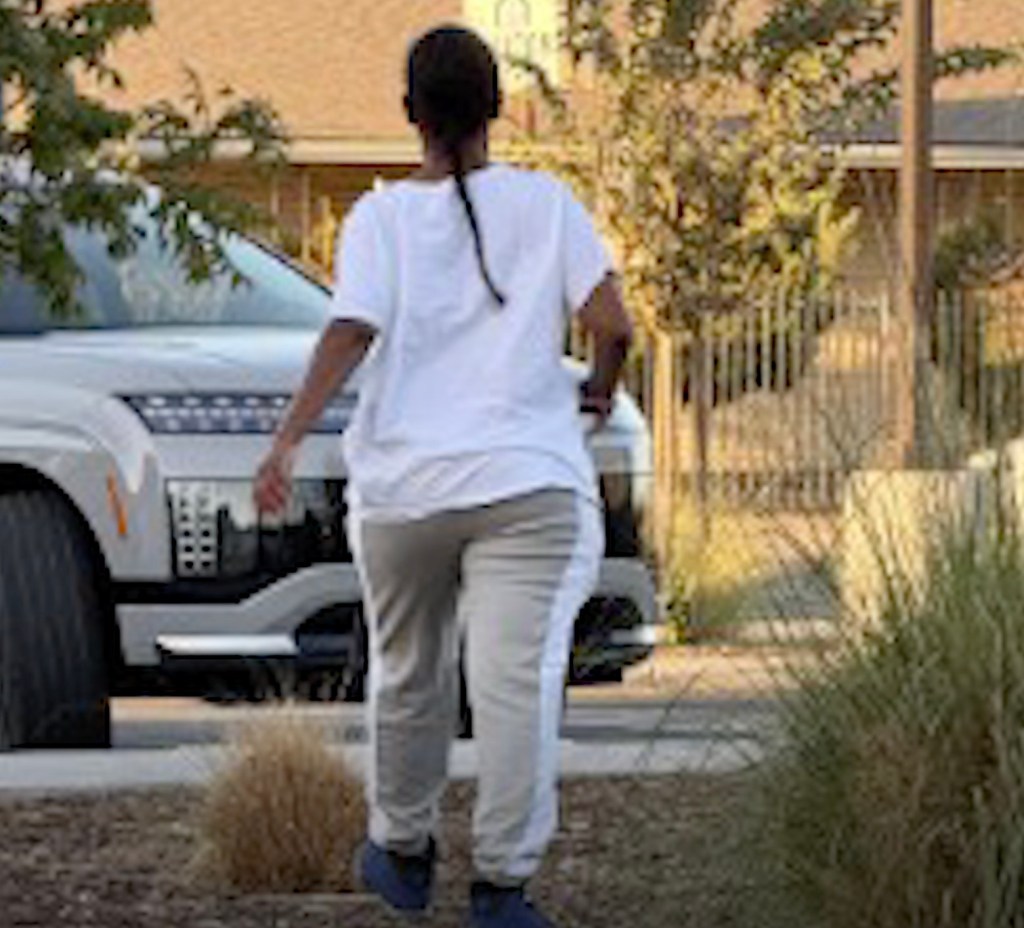 Woman slings scorching coffee over Dutch Bros worker after fight over order in California