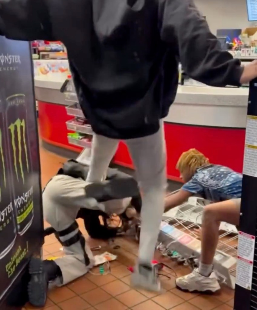 Shocking video shows women attacking off-duty cop at gas station