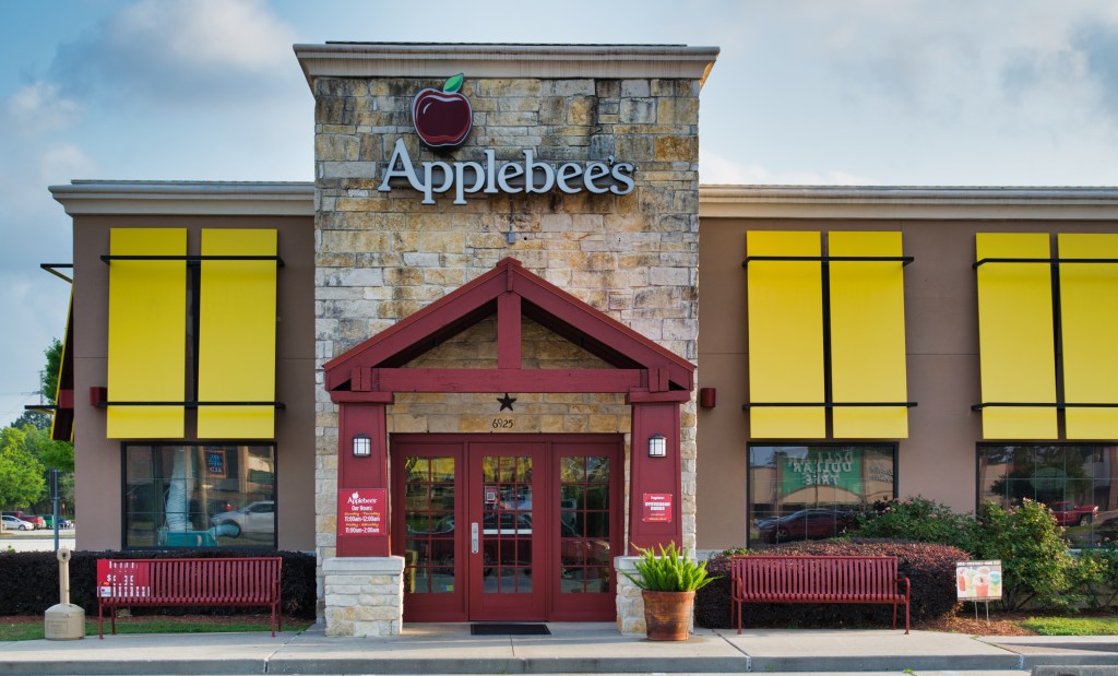 Applebee’s accused of stealing tips after customer’s gratuity doesn’t add up