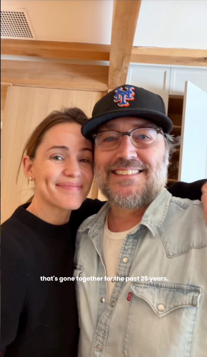 Jennifer Garner reunites with ‘Alias’ co-star and ex Michael Vartan in rare photo
