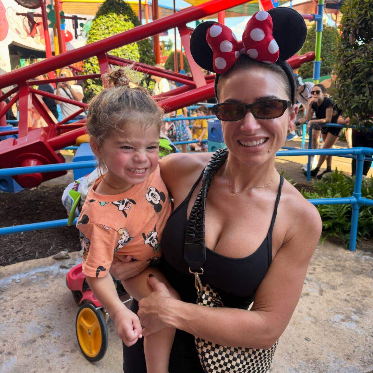 Jessie James Decker and Eric’s kids flaunt matching ‘washboard’ abs in beach photos