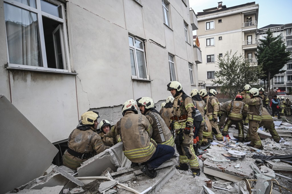 Building collapse in Istanbul traps at least 7 people, including child