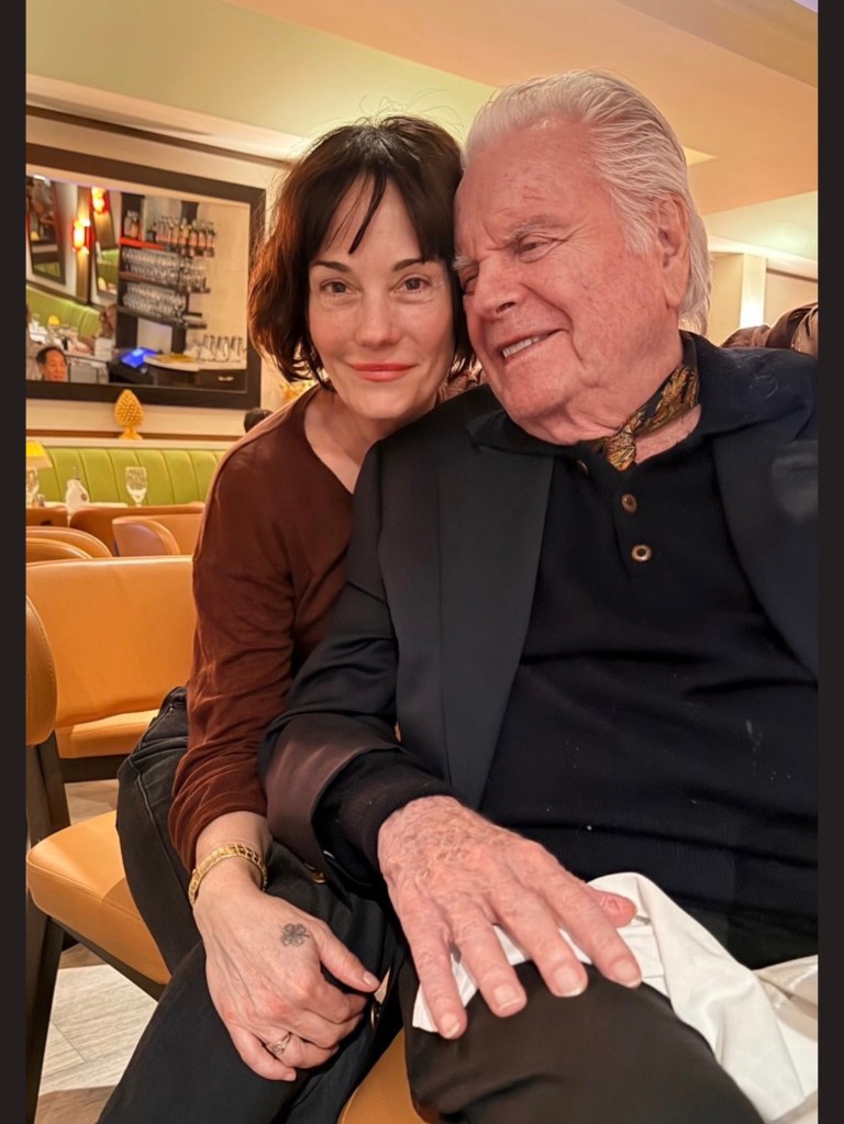 Robert Wagner shares rare pic with Natalie Wood’s lookalike daughter Natasha