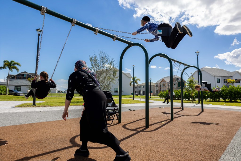 Orthodox Jews flee NY for Florida amid rising antisemitism