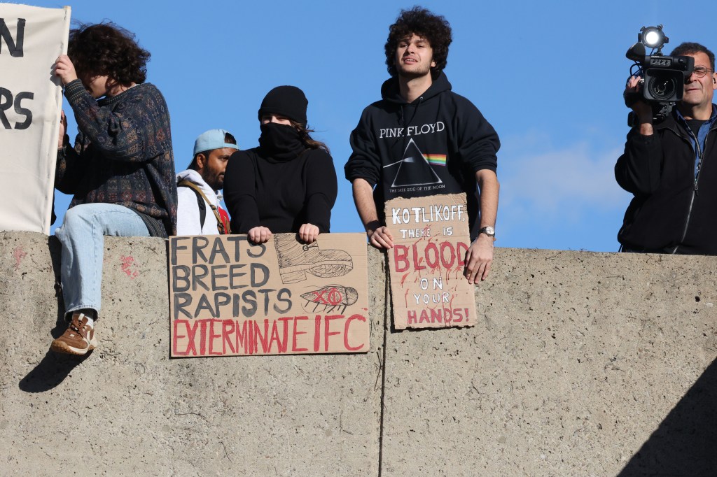 More than 1K protesters descend on Cornell, demand prez resign over alleged frat gang rape: ‘We are all Jane Doe’