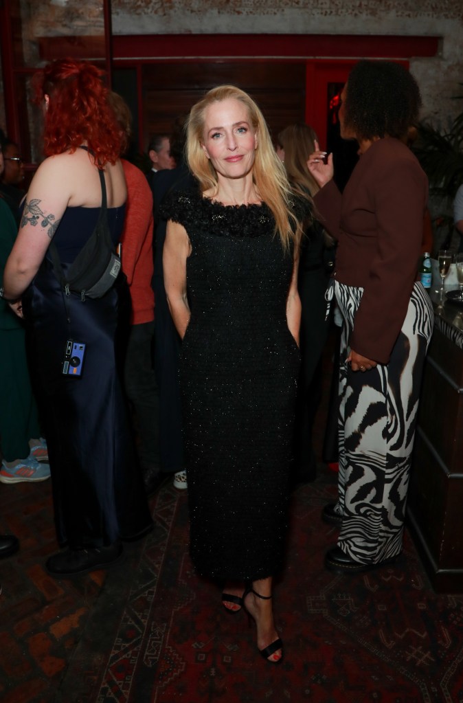 Gillian Anderson sets the record straight on her confrontation with ‘distracting’ superfans