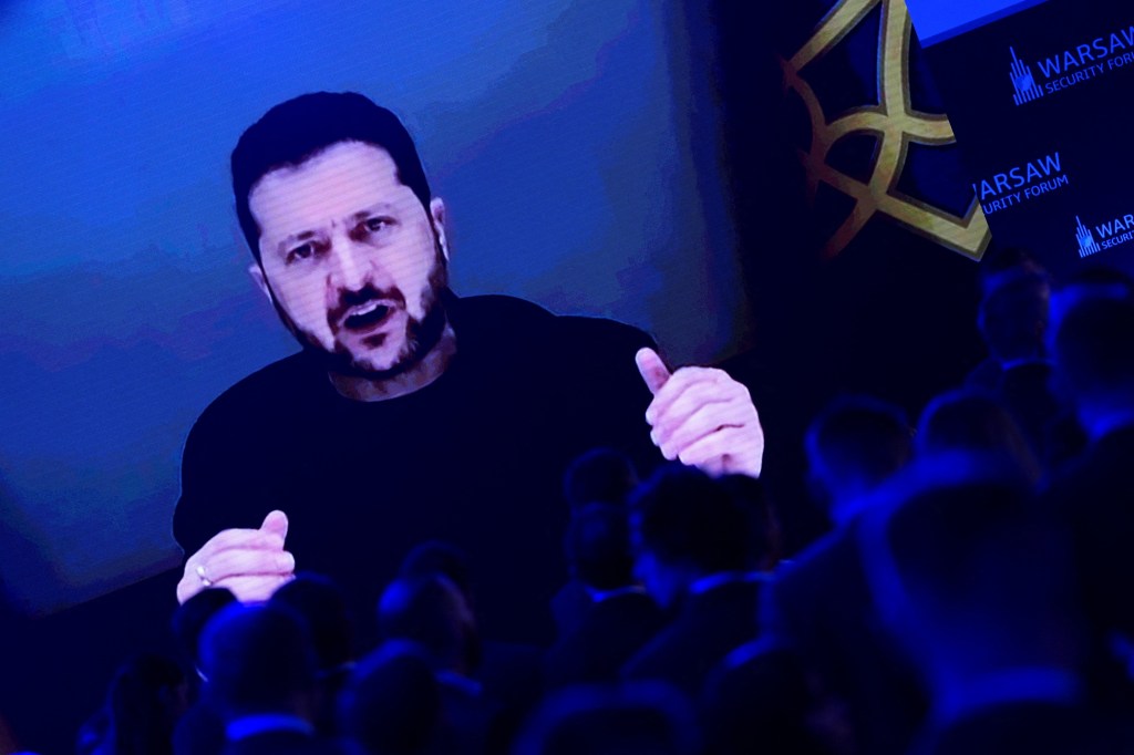 Ukraine got no warning about latest Russian strikes on Kyiv, Zelensky says after report Trump threatened intel cut-off