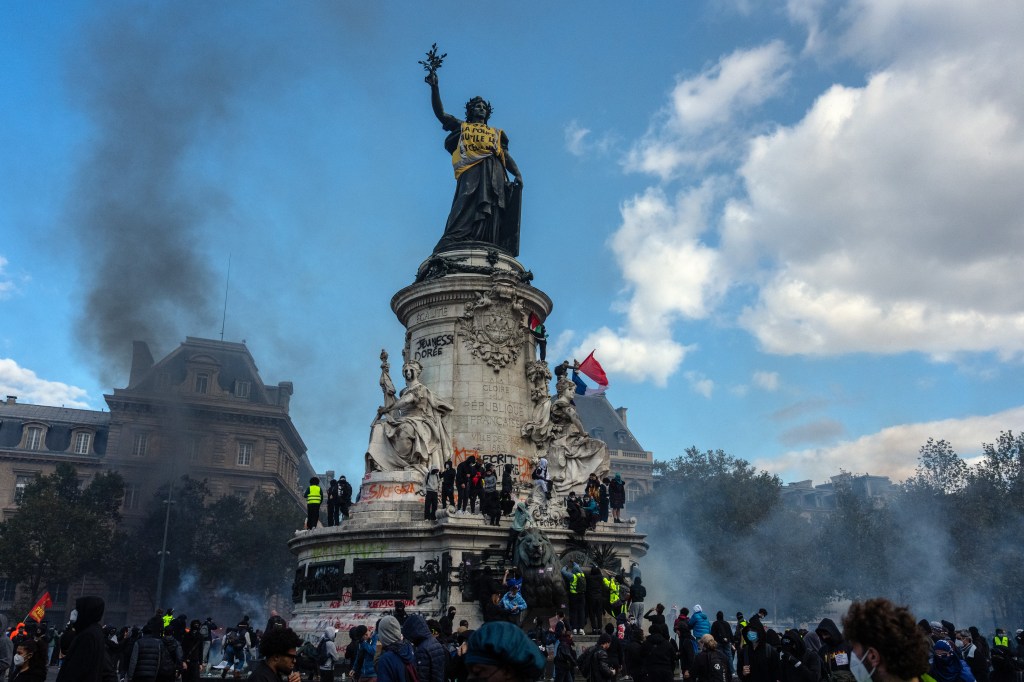 Paris to shut down the Louvre, other tourist attractions over fears of violent Saturday protests