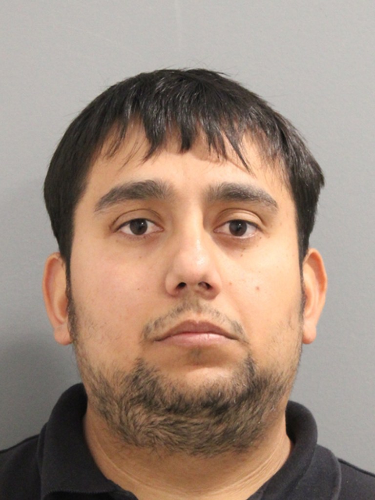 Romanian jewelry bandits use sweet talk, hug to steal $2k necklace from LI senior citizen