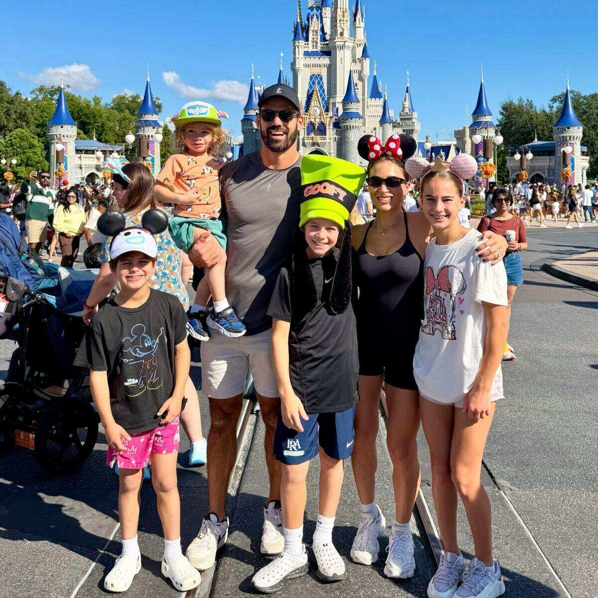 Jessie James Decker and Eric’s kids flaunt matching ‘washboard’ abs in beach photos