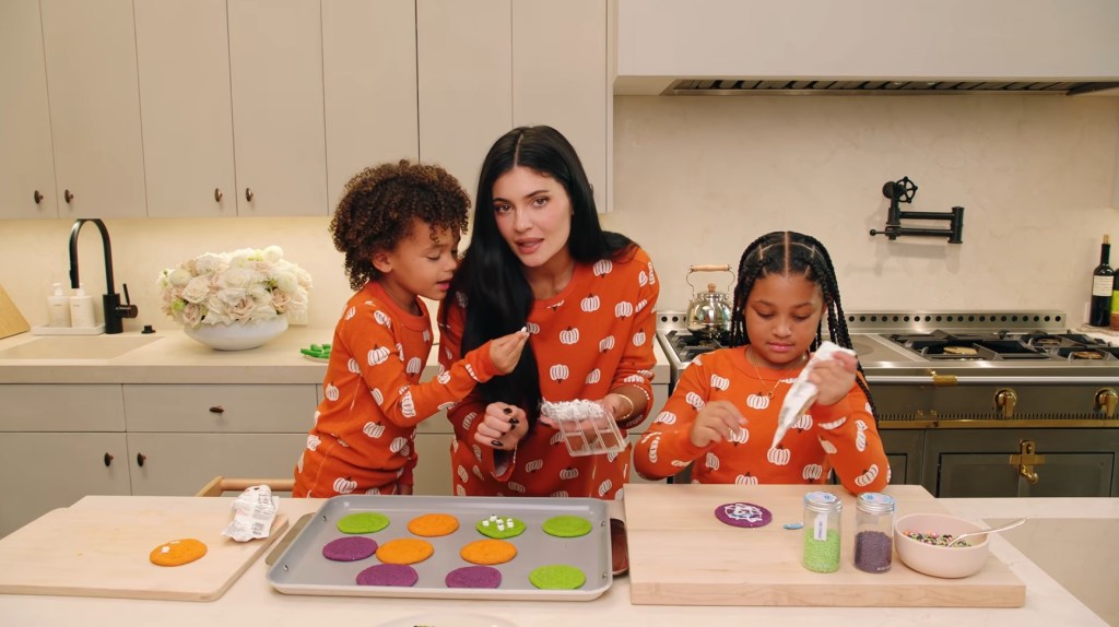 Fans praise Kylie Jenner for teaching daughter Stormi, 8, to embrace her natural hair: ‘So beautiful’
